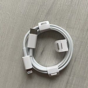 NEW-Apple 3ft. (1m) Lightning to USB C Cable - White Apple iPhone Charging Cable